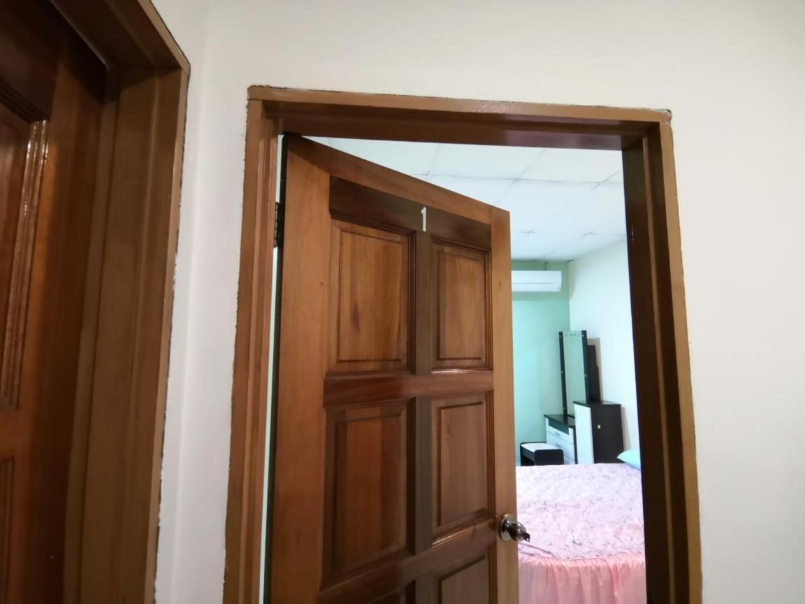 Cosy Homestay Ulu Tiram Eksteriør bilde