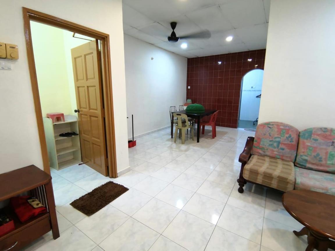 Cosy Homestay Ulu Tiram Eksteriør bilde