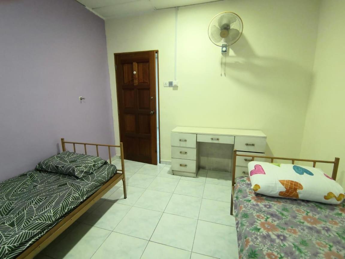 Cosy Homestay Ulu Tiram Eksteriør bilde